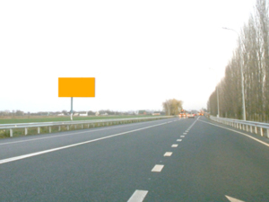 Фото рекламной плоскости по адресу Трасса Киев-Ковель (справа) км 40+500, направление на Киев