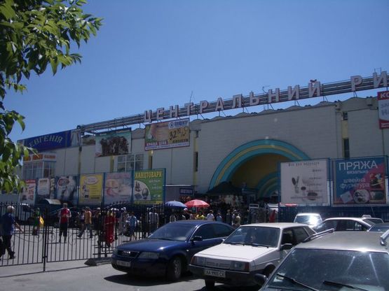 Фото рекламної площини за адресою пр-т. Коцюбинского, 13   (Центральный рынок на фасаде, 3й слева)