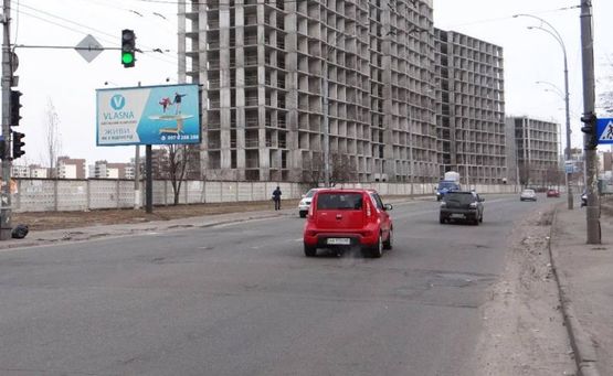 Фото рекламной плоскости по адресу вул.М Максимовича (Вильямса)/поворот на Жуляни (В) на Амурську пл