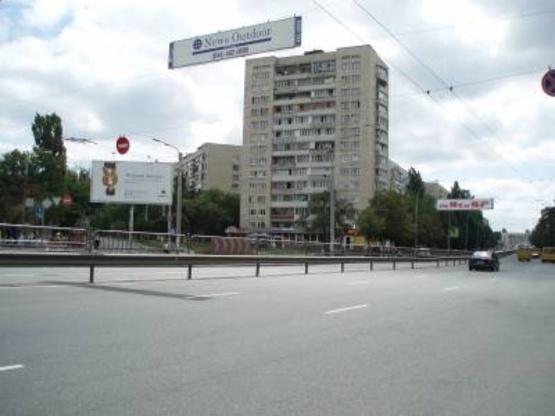 Фото рекламної площини за адресою Космонавтов площадь (Чоколовский,22) Фото рекламної площини за адресою Космонавтов площадь (Чоколовский,22)