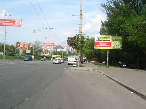 Фото рекламной плоскости по адресу Василия Липковского ул. (Урицкого), 11(напротив автостоянки) Фото рекламной плоскости по адресу Василия Липковского ул. (Урицкого), 11(напротив автостоянки)