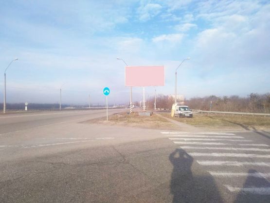 Фото рекламной плоскости по адресу Въезд путипровод в БЦ Фото рекламной плоскости по адресу Въезд путипровод в БЦ