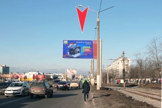 Фото рекламной плоскости по адресу Тракторостроителей пр-т, 92, из центра Фото рекламной плоскости по адресу Тракторостроителей пр-т, 92, из центра