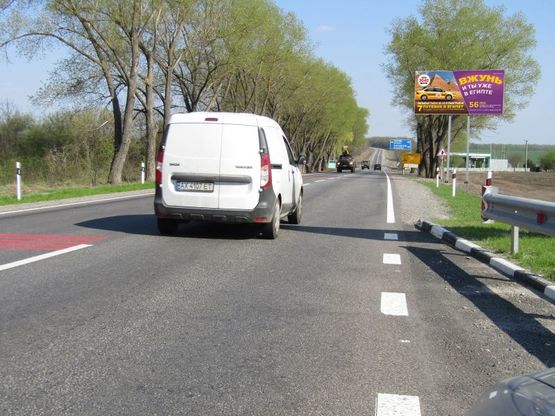 Фото рекламной плоскости по адресу Сумы-Харьков трасса, граница Сумской области, возле стеллы Харьковская область, в Харьков Фото рекламной плоскости по адресу Сумы-Харьков трасса, граница Сумской области, возле стеллы Харьковская область, в Харьков
