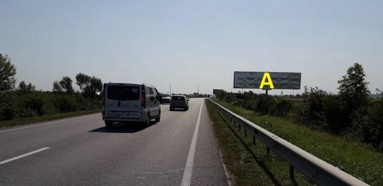 Фото рекламной плоскости по адресу М-06 Київ-Чоп, перед с. Ямпіль в сторону Винник