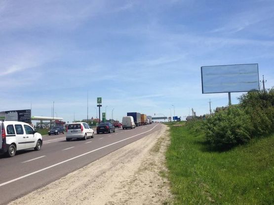 Фото рекламної площини за адресою Об'їзна М-10, З.О. м. Львова, в сторону Панської Гори Фото рекламної площини за адресою Об'їзна М-10, З.О. м. Львова, в сторону Панської Гори