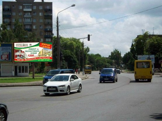 Фото рекламной плоскости по адресу Пасічна вул. - Медової Печери вул.