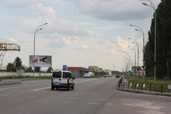 Фото рекламної площини за адресою Набережная -ул.Шевченко ( перед остановкой) направление в Киев
