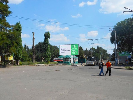Фото рекламной плоскости по адресу ул. Железнодорожников (Ленинского комсомола), 17 ул. Башкирская (ЖД Вокзал, ст. Кривой Рог-Главный", конечная МТС Фото рекламной плоскости по адресу ул. Железнодорожников (Ленинского комсомола), 17 ул. Башкирская (ЖД Вокзал, ст. Кривой Рог-Главный", конечная МТС