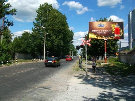 Фото рекламної площини за адресою Б.Хмельницького вул., 176 Фото рекламної площини за адресою Б.Хмельницького вул., 176