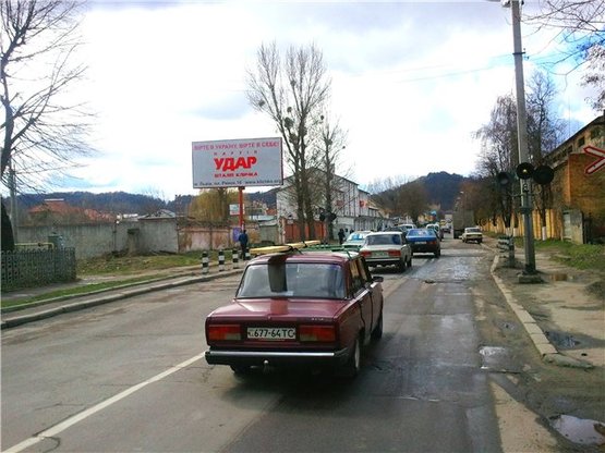 Фото рекламной плоскости по адресу Б.Хмельницького вул., 176 Фото рекламной плоскости по адресу Б.Хмельницького вул., 176