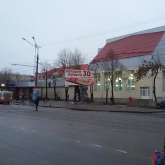 Фото рекламної площини за адресою ул. Владимира Великого (Мелешкина) 23, «Эскориал» Фото рекламної площини за адресою ул. Владимира Великого (Мелешкина) 23, «Эскориал»