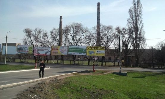 Фото рекламної площини за адресою ул. Быкова, 31, выезд с Эпицентра. Широкий обзор плоскости. ТЦ Епицентр, ТЦ Метро, АЗС Сентоза и РЛС. Большое скопление людей и транспорта Фото рекламної площини за адресою ул. Быкова, 31, выезд с Эпицентра. Широкий обзор плоскости. ТЦ Епицентр, ТЦ Метро, АЗС Сентоза и РЛС. Большое скопление людей и транспорта