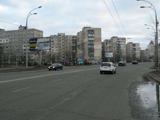 Фото рекламной плоскости по адресу просп. Героев Сталинграда, 42 (магазин "Сильпо")