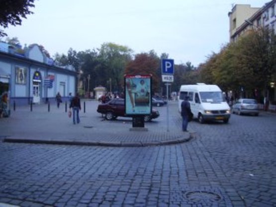 Фото рекламної площини за адресою Галицька - Грушевського  (ТЦ "Мальва")