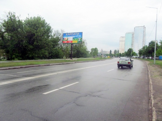 Фото рекламної площини за адресою Ул. Радужная, навпротив дома № 65, (остановка). КиевГорСтрой ЖК "Радужный", ЖК «IL PATIO», ФУРШЕТ