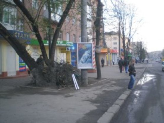 Фото рекламной плоскости по адресу вул. Галицька (Навпроти "каскад карпати") №3 ст Б Фото рекламной плоскости по адресу вул. Галицька (Навпроти "каскад карпати") №3 ст Б