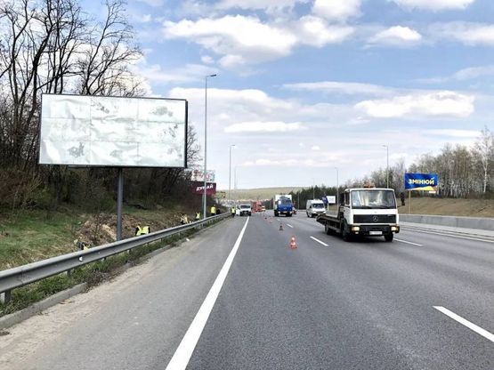 Фото рекламной плоскости по адресу В.Почтовая, а/д М-05 Киев-Одесса , перед рестораном "Вилла Вита"