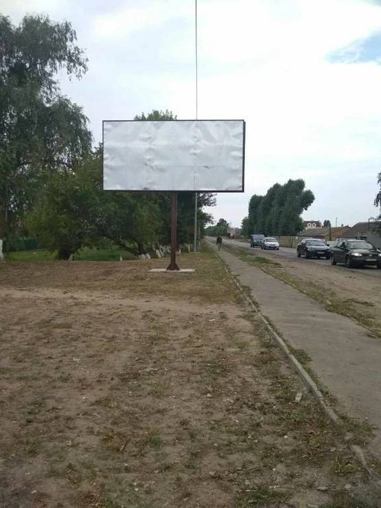 Фото рекламной плоскости по адресу Чабаны, за перекрестком Машиностроителей/Кирова