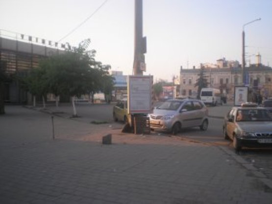 Фото рекламной плоскости по адресу вул. Галицька (універмаг Прикарпаття) №3 ст Б