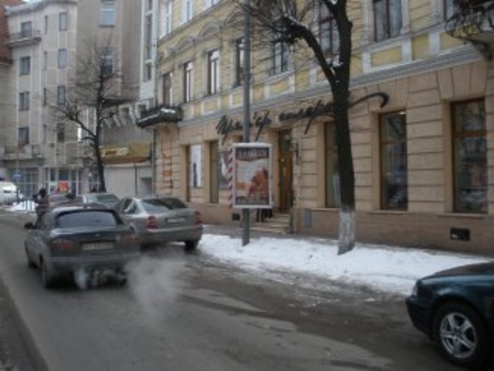 Фото рекламной плоскости по адресу вул. Грушеського ст.А   №3   центр      ( к-тр "Люмєр")