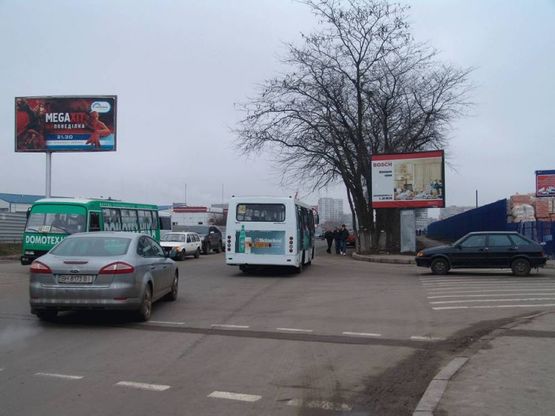 Фото рекламной плоскости по адресу Ак.Вильямса ул. - М.Жукова (Небесной Сотни) пр-т, "Эпицентр".  Конструкция под баннер