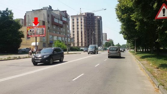 Фото рекламной плоскости по адресу Прибужская ул. - ул. Свободы, возле "Укрэксимбанка"