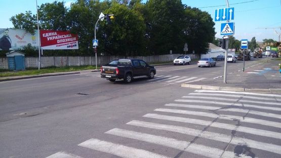 Фото рекламної площини за адресою ул.Толбухина (первый справа) Фото рекламної площини за адресою ул.Толбухина (первый справа)