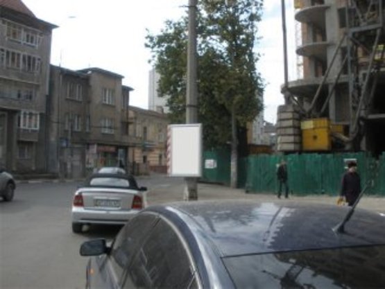 Фото рекламной плоскости по адресу вул. Привокзальна-Гаркуші №2 ст А