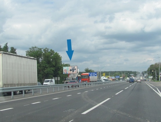 Фото рекламної площини за адресою М-06 Киев-Чоп, км 22+050 (с. Стоянка, за светофором, за остановкой)