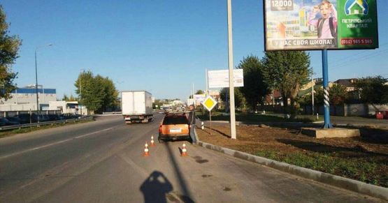 Фото рекламної площини за адресою Святопетрівське, ул.Белогородская,возле остановки напротив Доброволец