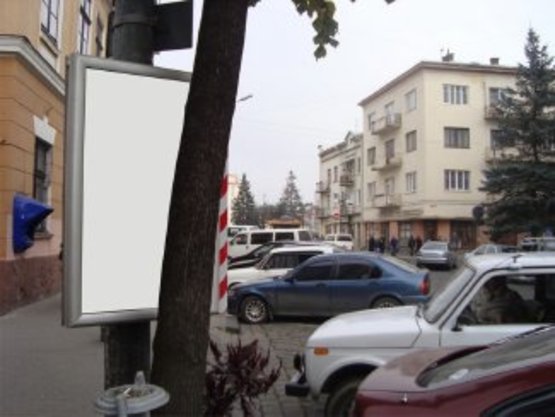 Фото рекламной плоскости по адресу вул. Галицька (біля катедри) №2 ст Б