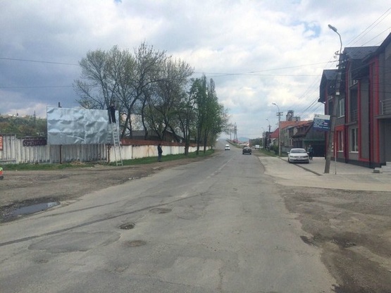 Фото рекламної площини за адресою смт.Солотвино,вул. Спортивна в сторону м.Рахів, біля ринку,авторинку.