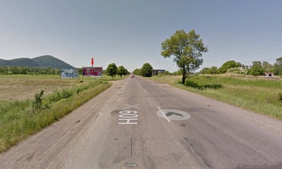 Фото рекламної площини за адресою с. Бедевля, в сторону м. Тячів