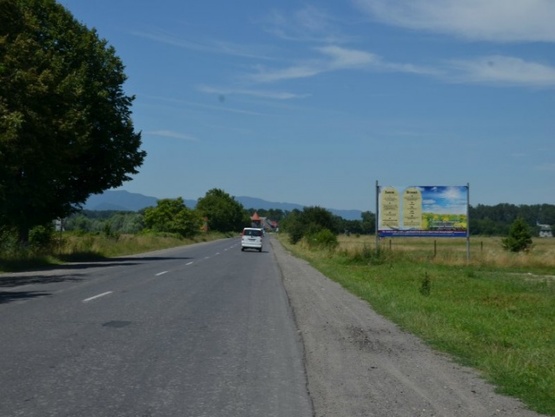 Фото рекламной плоскости по адресу смт.Буштино, вїзд в селище, в сторону м. Хуст