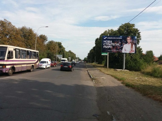 Фото рекламной плоскости по адресу м. Ужгород вул.Гагаріна ст.А біля ринку Краснодонців виїзд з міста