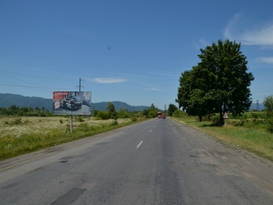 Фото рекламной плоскости по адресу с.Сокирниця, в сторону м.Хуст, трасса Мукачево-Рогатин