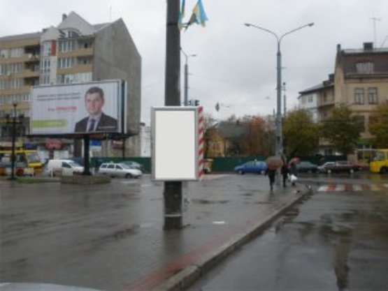 Фото рекламной плоскости по адресу вул.Незалежності-Бандери №1 ст Б