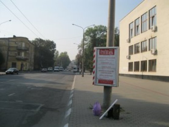 Фото рекламной плоскости по адресу вул.Незалежності-Бандери №3 ст А