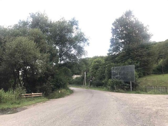 Фото рекламної площини за адресою с. Нересниця, виїзд з центру, в сторону с. Новоселиця