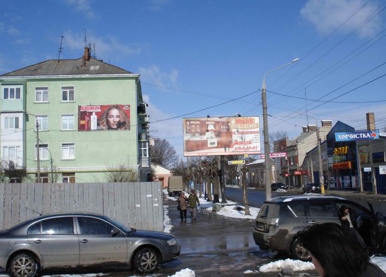 Фото рекламної площини за адресою вул.Головна 120 (фасад) навпроти автосалонуЗахід Фото рекламної площини за адресою вул.Головна 120 (фасад) навпроти автосалонуЗахід