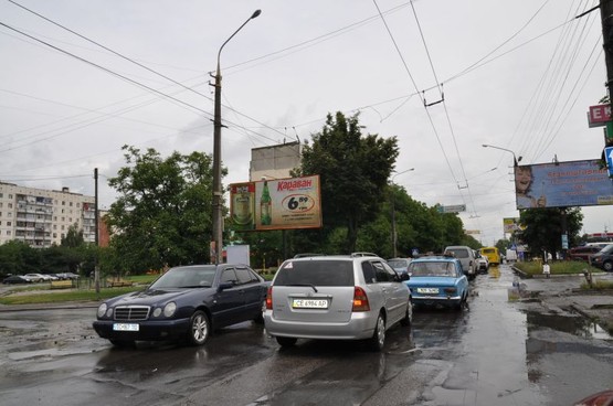 Фото рекламної площини за адресою вул.Руська 267  ( р-н. Гравітон) Т.Ц. Екватор Фото рекламної площини за адресою вул.Руська 267  ( р-н. Гравітон) Т.Ц. Екватор
