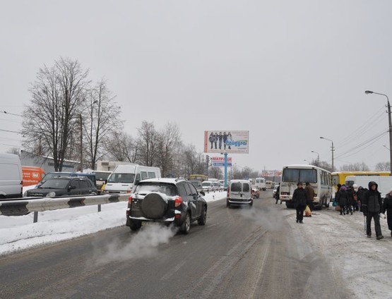 Фото рекламной плоскости по адресу вул. Калинівський ринок (розділова смуга) Фото рекламной плоскости по адресу вул. Калинівський ринок (розділова смуга)