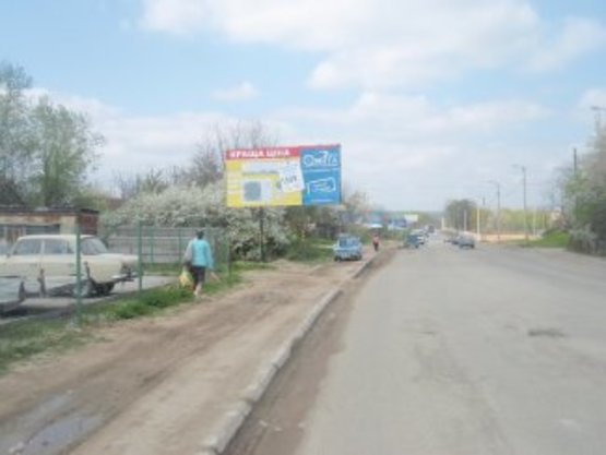 Фото рекламної площини за адресою Набережна-Мазепи кільце (Сільпо, Комфі)