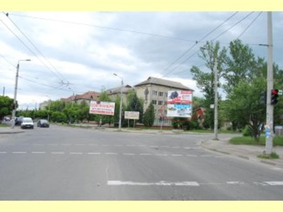 Фото рекламной плоскости по адресу Бандери-вул. Ребета нижній Фото рекламной плоскости по адресу Бандери-вул. Ребета нижній