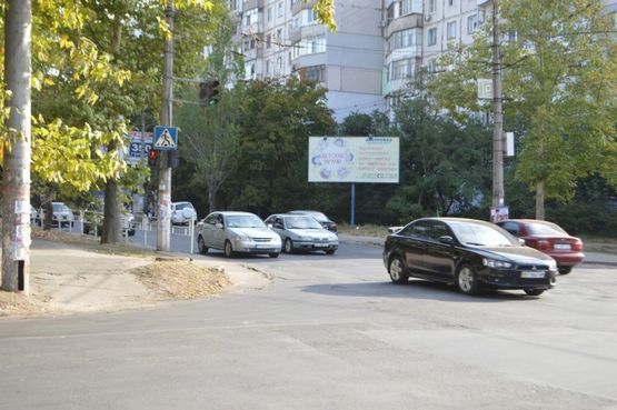 Фото рекламной плоскости по адресу Богуна І вул../Лавреньова вул. Фото рекламной плоскости по адресу Богуна І вул../Лавреньова вул.