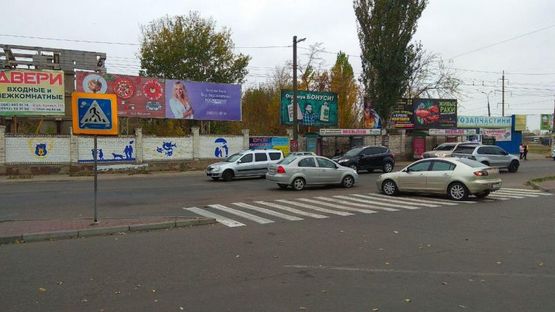 Фото рекламной плоскости по адресу Фабрика ТРЦ/центральний в'їзд правий(5) Фото рекламной плоскости по адресу Фабрика ТРЦ/центральний в'їзд правий(5)