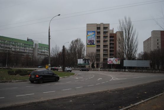 Фото рекламной плоскости по адресу Івана Мозгового пл/ Кременчугська вул (гуртожиток ХДУ) лівий Фото рекламной плоскости по адресу Івана Мозгового пл/ Кременчугська вул (гуртожиток ХДУ) лівий