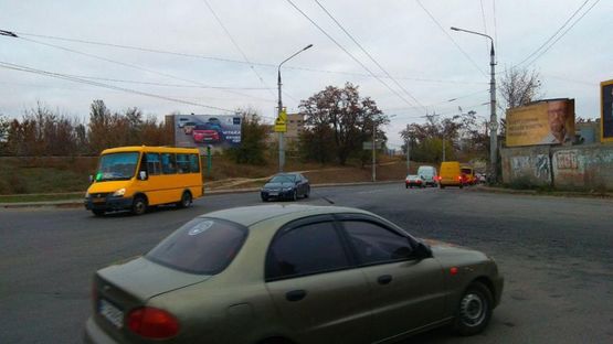 Фото рекламной плоскости по адресу Нафтовиків вул./Макарова вул. 2 Фото рекламной плоскости по адресу Нафтовиків вул./Макарова вул. 2