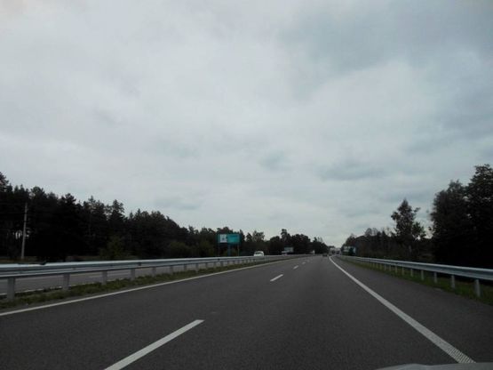 Фото рекламної площини за адресою Новообухівська траса, км 30+970 лево, 2 км от ресторана "Край-Рай", элитный частный сектор, возле с. Великі Дмитровичі